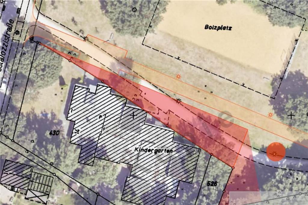 Neubau für Pestalozzi-Kindergarten in Dorsten geplant Rot markiert ist der Bereich, der vom Pestalozzi-Park für die Kita abgezwackt werden soll. Dazu würde dann auch der Geh- und Radweg verlegt.