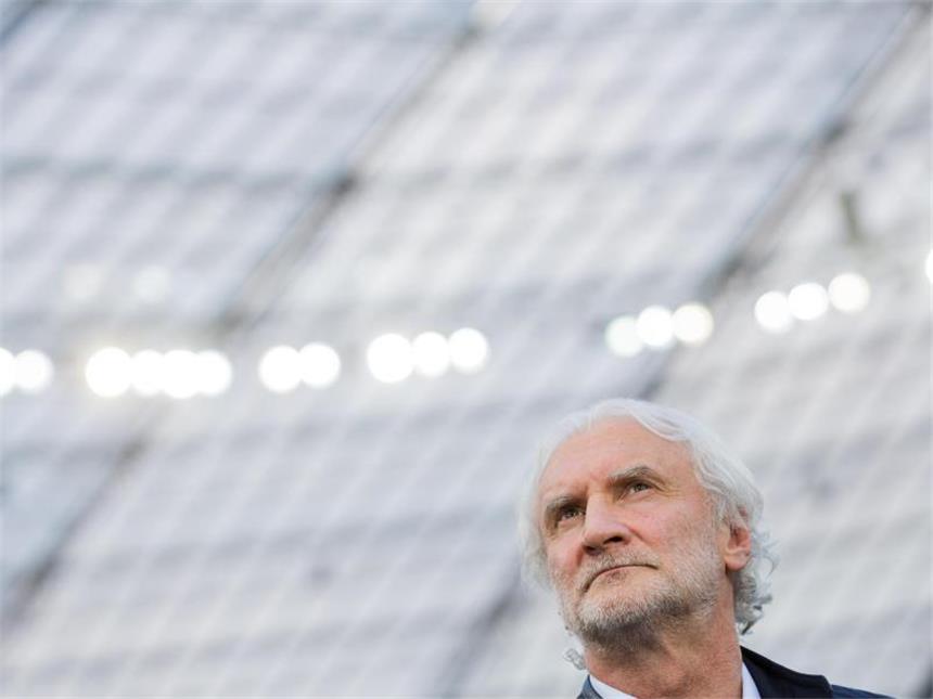 "Die Pflaume!" - Völler und Watzke schimpfen über Gagelmann Rudi Völler: "Der Elfmeter gegen uns war lächerlich." Foto: Rolf Vennenbernd