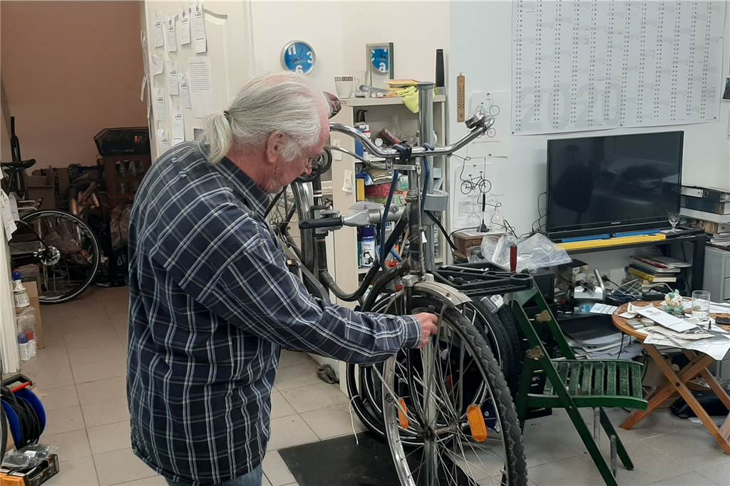 „Hier ist die Hölle los!“ - Corona-Boom bei Dortmunds Fahrradhändlern Rudolf Hölker erlebt im Moment ein steigendes Interesse an Fahrrädern und Reperaturen.