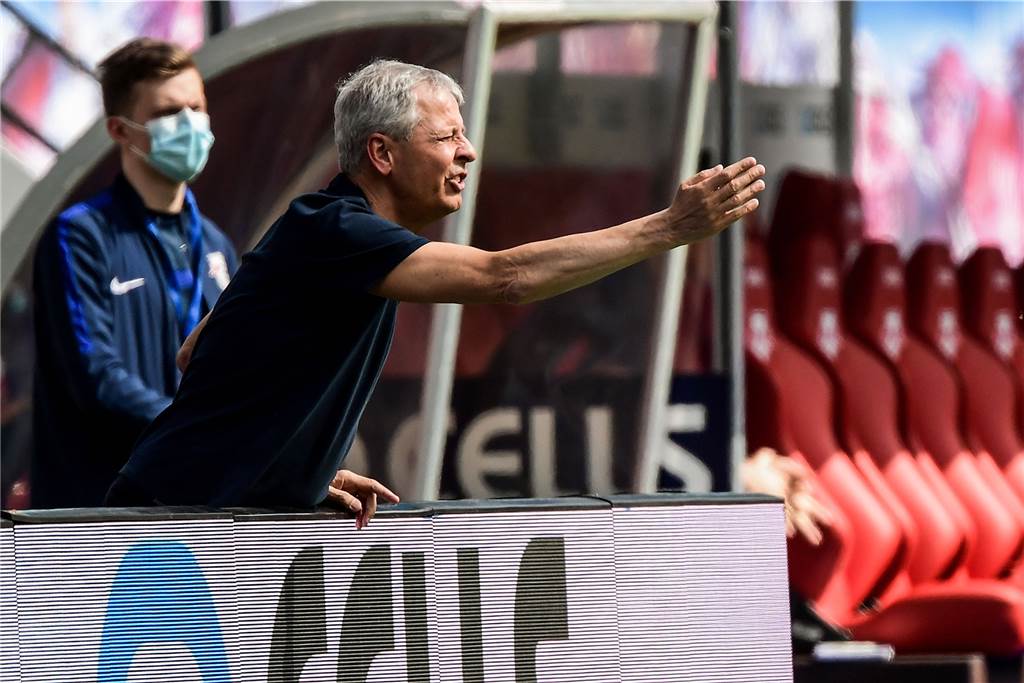 Borussia Dortmund und das Problem des fehlenden Interimstrainers Rückt immer wieder in den Mittelpunkt der Kritik: BVB-Trainer Lucien Favre.