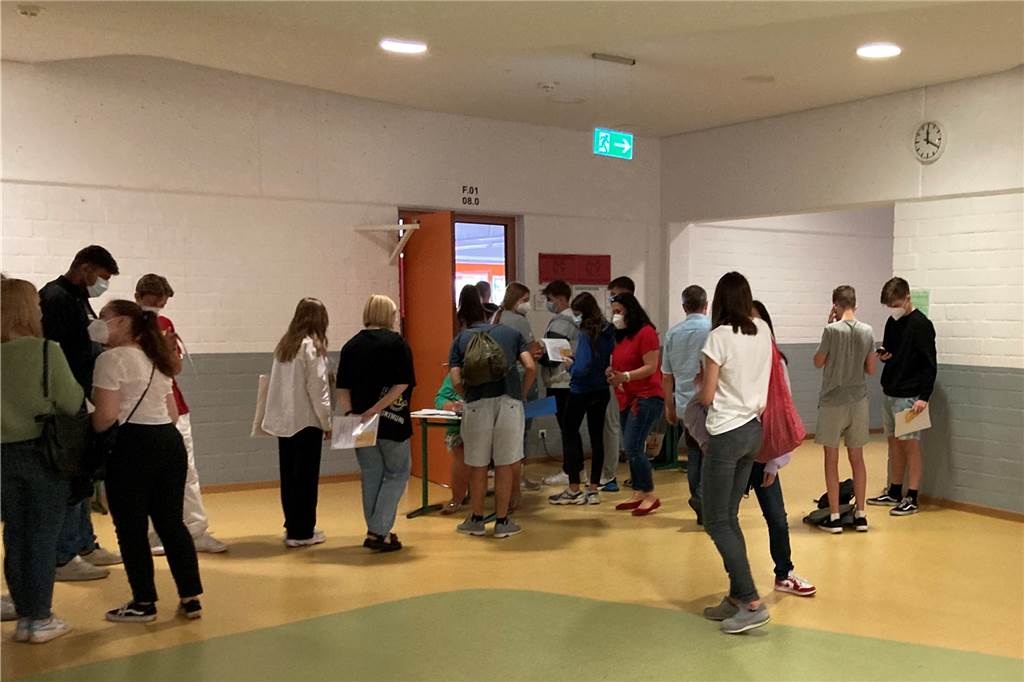 Erste große Impfaktion an Lüner Schulen: Nicht alle machten mit Rund 100 Schüler haben am Mittwoch das Impfangebot in den Räumen des Gymnasiums Altlünen wahrgenommen.