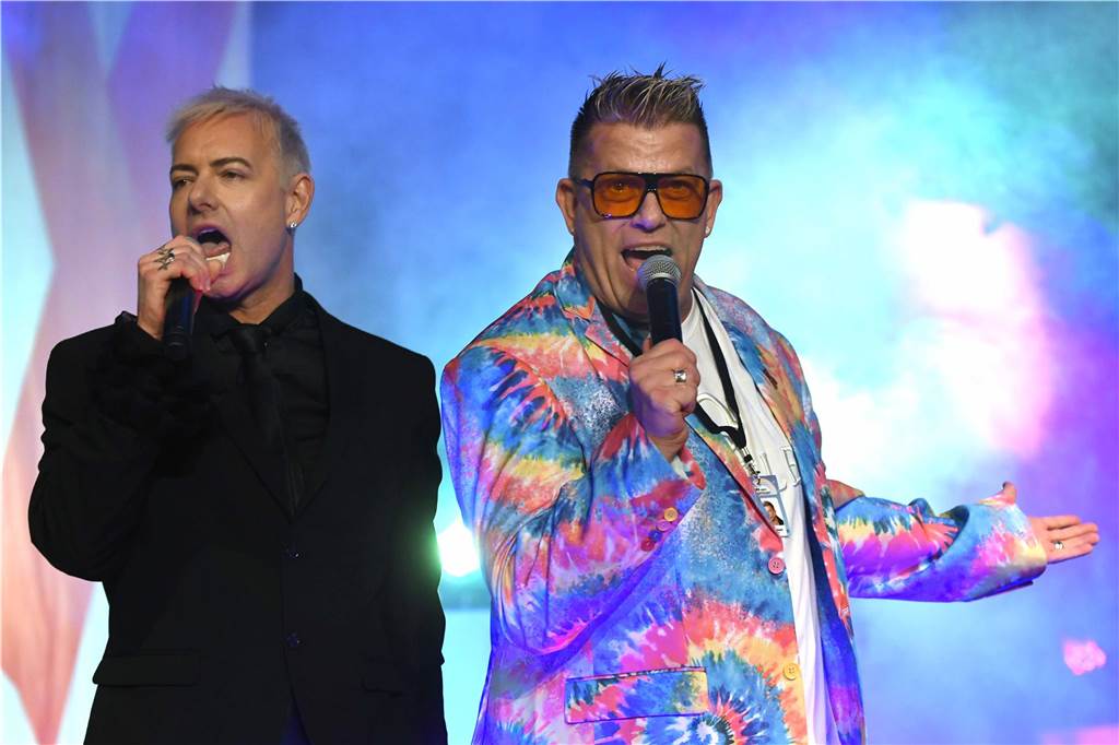 xxx Rund 1000 Gäste feierten ausgelassen bei der diesjährigen 23. Aids-Gala „Tanz unterm Regenbogen“ in der Europahalle in Castrop-Rauxel.