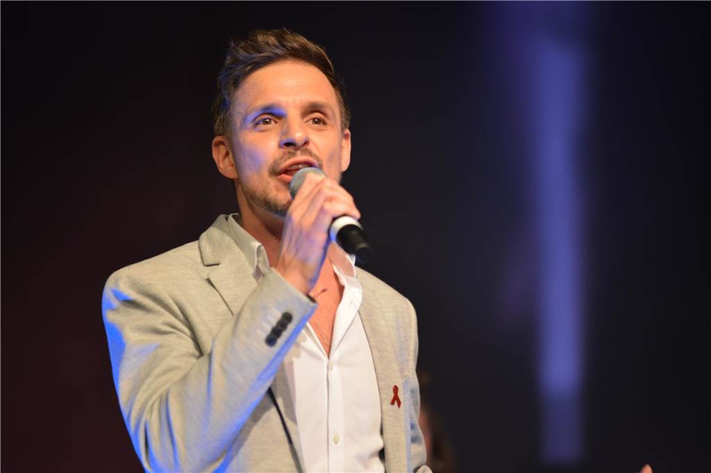 xxx Rund 1000 Gäste feierten ausgelassen bei der diesjährigen 23. Aids-Gala „Tanz unterm Regenbogen“ in der Europahalle in Castrop-Rauxel.