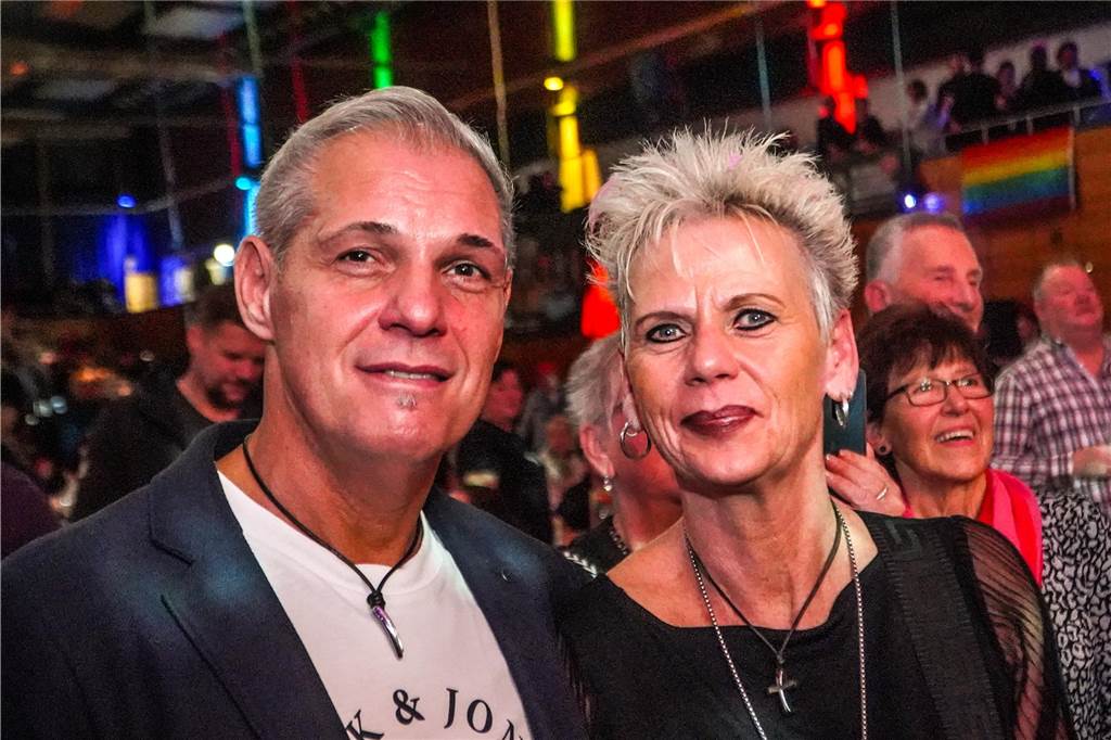 Viele Gäste feierten bei der 24. Aids-Gala in der Europahalle Castrop-Rauxel.