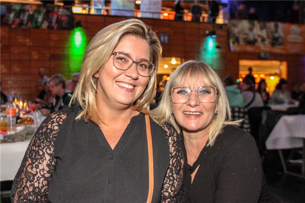 Viele Gäste feierten bei der 24. Aids-Gala in der Europahalle Castrop-Rauxel.