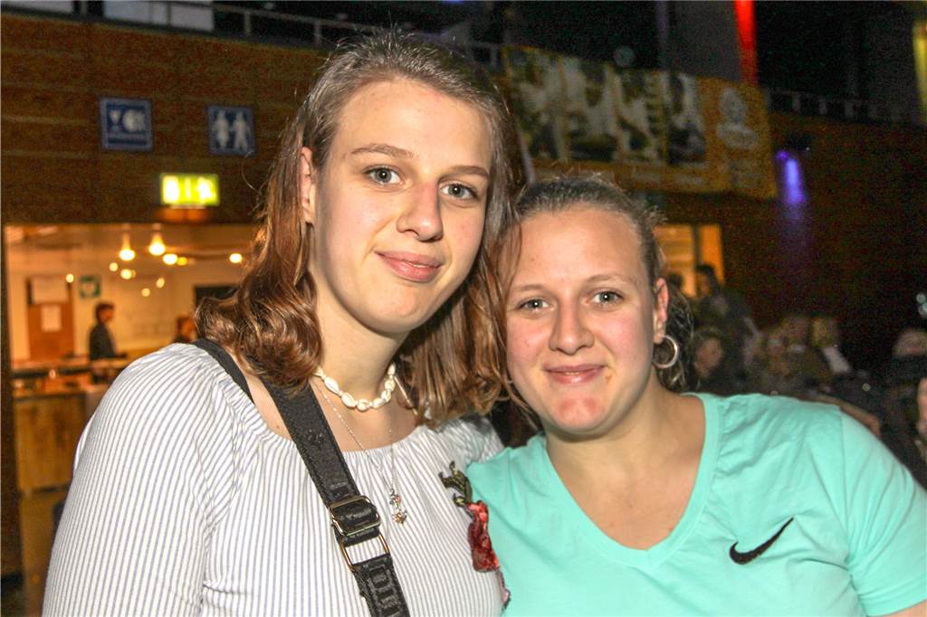 Viele Gäste feierten bei der 24. Aids-Gala in der Europahalle Castrop-Rauxel.