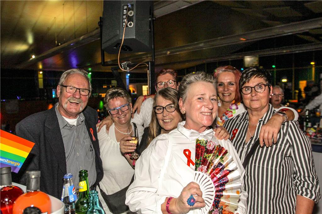Viele Gäste feierten bei der 24. Aids-Gala in der Europahalle Castrop-Rauxel.