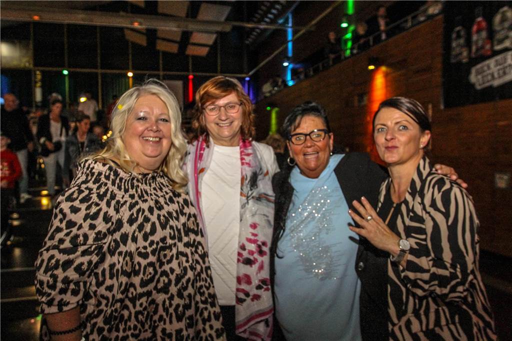 Viele Gäste feierten bei der 24. Aids-Gala in der Europahalle Castrop-Rauxel.