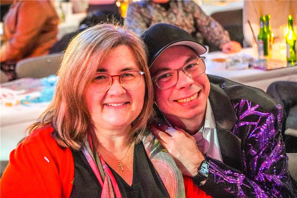 Viele Gäste feierten bei der 24. Aids-Gala in der Europahalle Castrop-Rauxel.