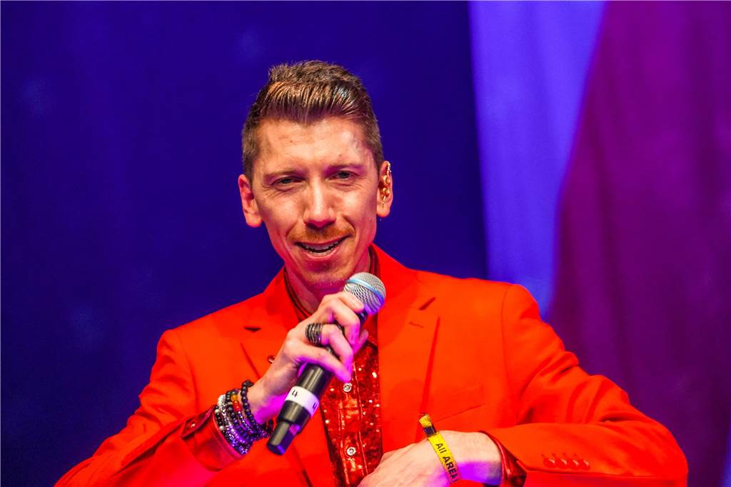 Viele Gäste feierten bei der 24. Aids-Gala in der Europahalle Castrop-Rauxel.