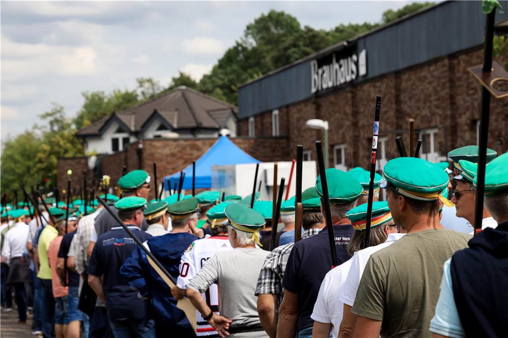 Rund 1.000 Schützen übten das Marschieren.