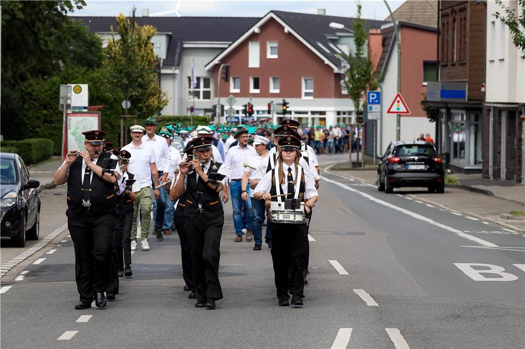Rund 1.000 Schützen übten das Marschieren.