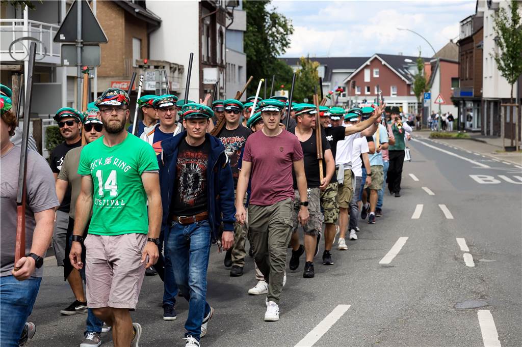 Rund 1.000 Schützen übten das Marschieren.