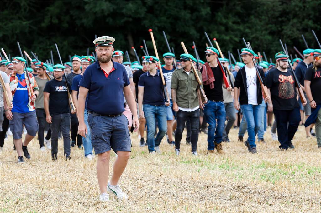 Rund 1.000 Schützen übten das Marschieren.