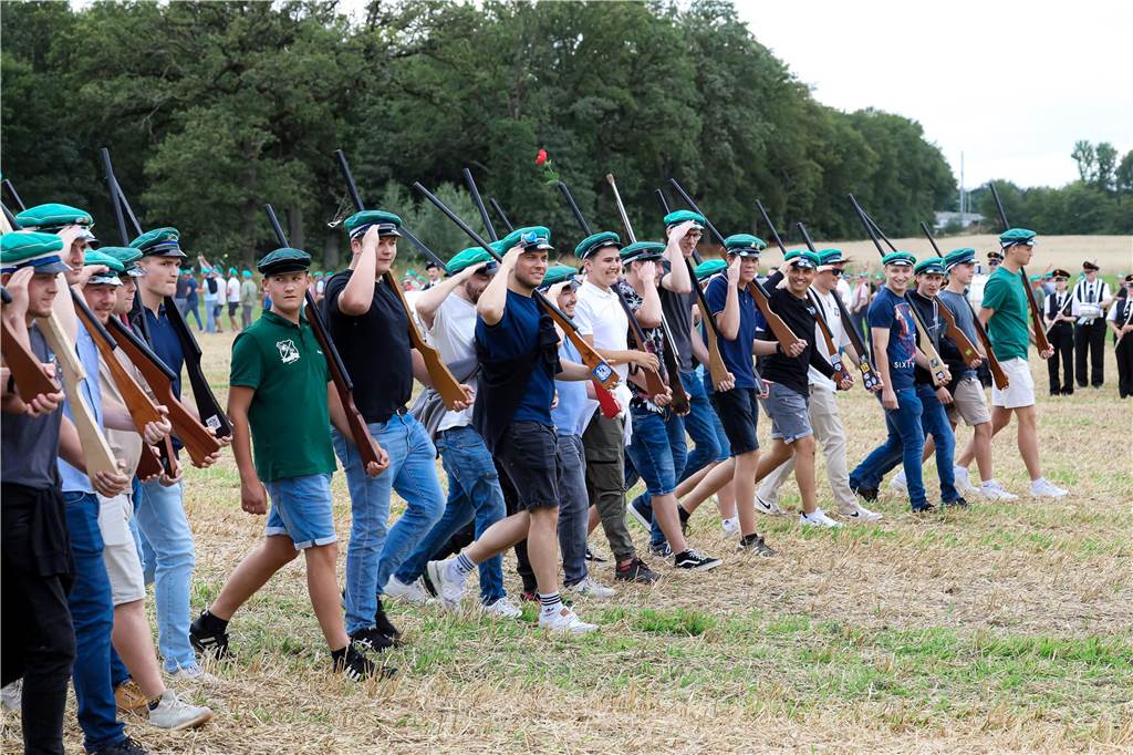 Rund 1.000 Schützen übten das Marschieren.