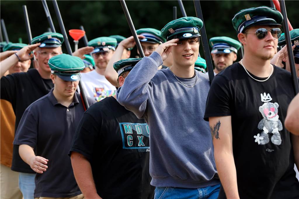 Rund 1.000 Schützen übten das Marschieren.
