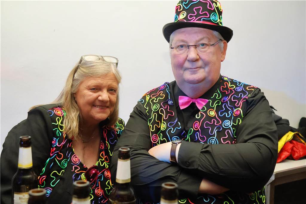 Rund 150 Karnevalfans feierten eine bunte und stimmungsvolle Party im Ramirez.