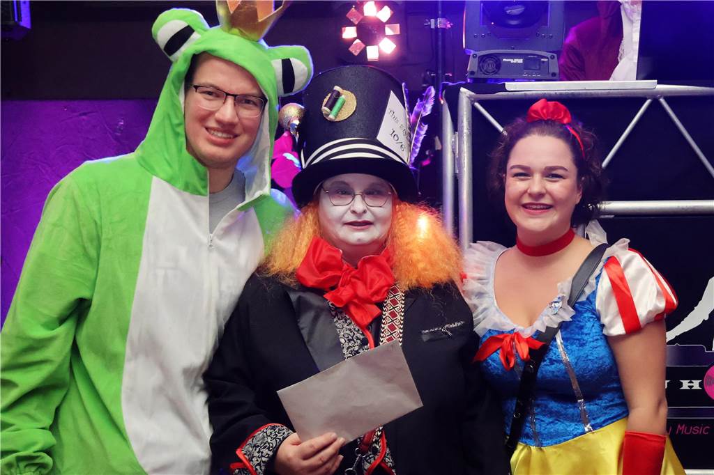 Rund 150 Karnevalfans feierten eine bunte und stimmungsvolle Party im Ramirez.