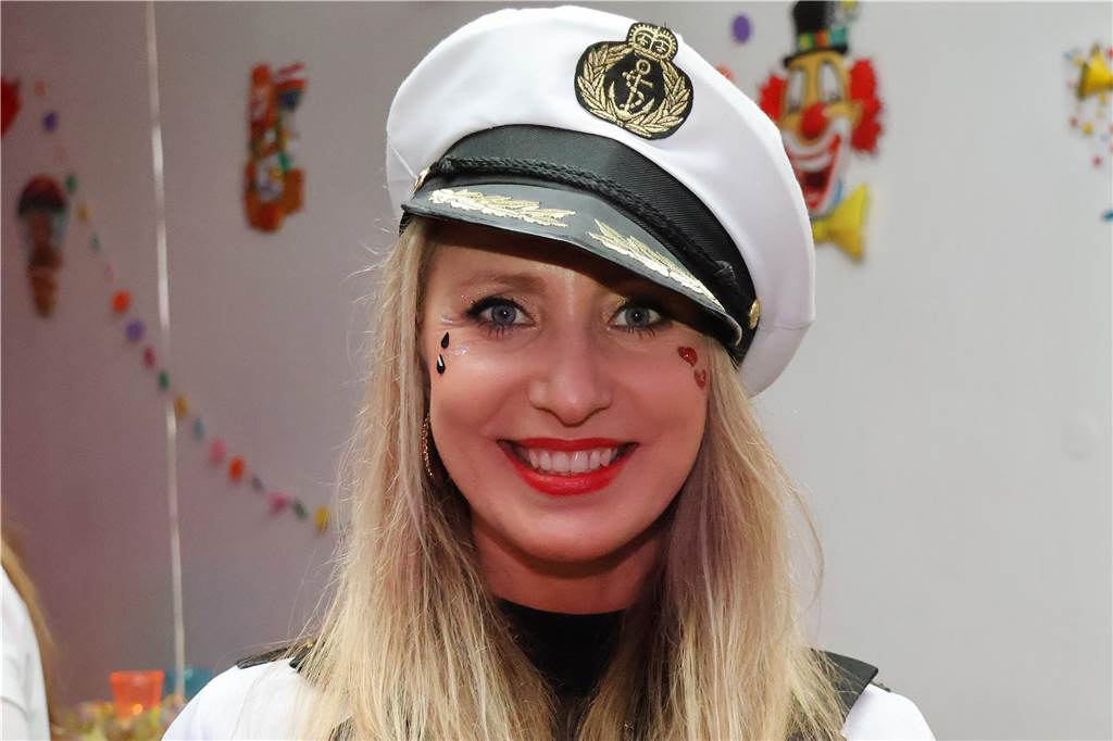 Rund 150 Karnevalfans feierten eine bunte und stimmungsvolle Party im Ramirez.