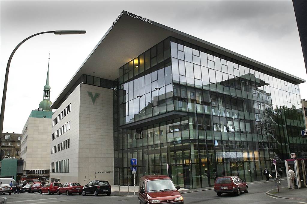 Dortmunder Volksbank meldet Rekord-Wachstum - und kündigt Dividende an Rund 200.000 Kundinnen und Kunden zählt die Volksbank in Dortmund. Sie ist die größte Volksbank in NRW und eine der größten in ganz Deutschland.