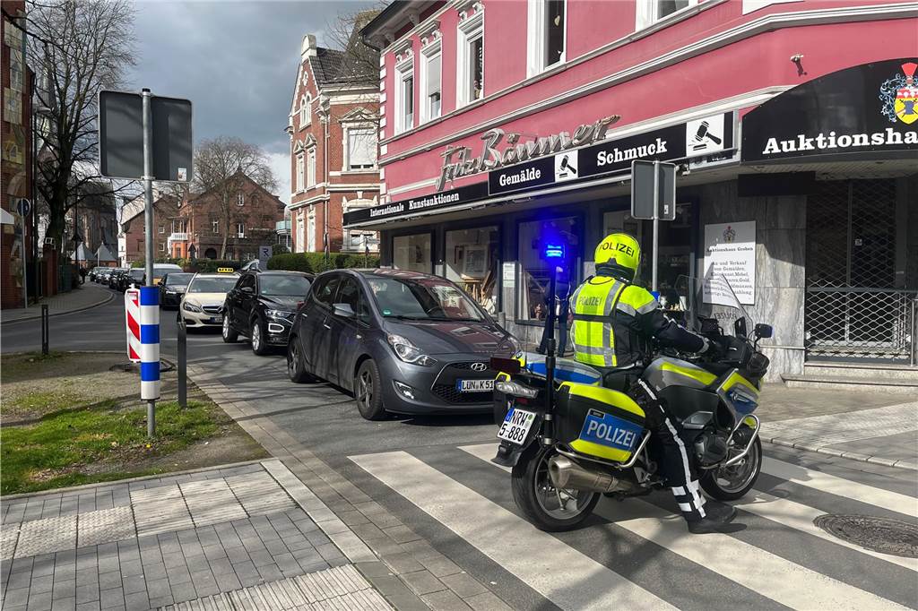 Rund 250 Schülerinnen und Schüler zogen durch die Lüner Innenstadt, ausgestattet mit Klima-Plakaten. 