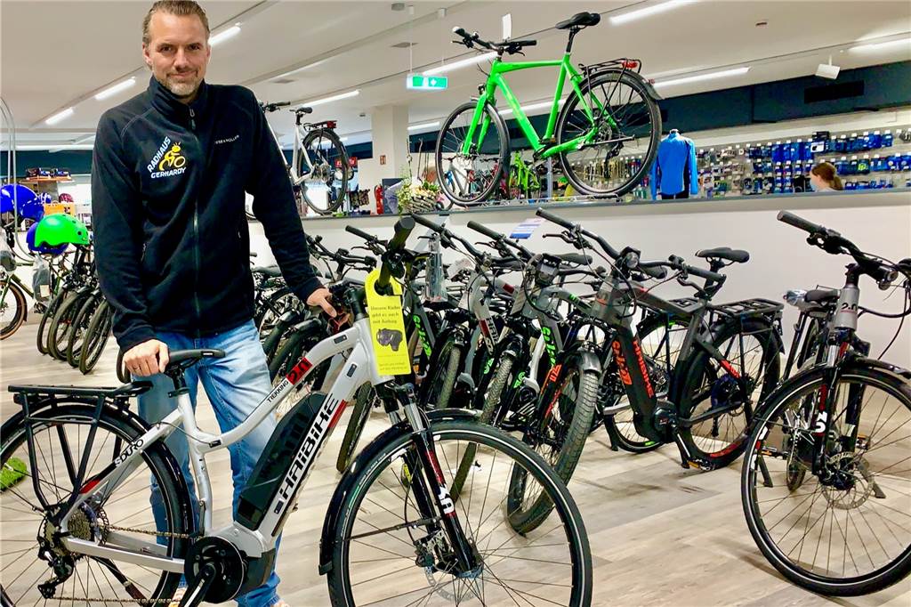 Radhaus Gerhardy in Aplerbeck verkauft 80 Prozent E-Bikes Rund 2500 Euro muss der Kunde im Fachhandel für ein Einsteiger-E-Bike einplanen.