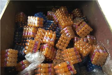 Rund 2500 Flaschen Limonade der Marke Fanta hat der Zoll bereits im Oktober beschlagnahmt. Vergangene Woche wurden die Flaschen vernichtet.