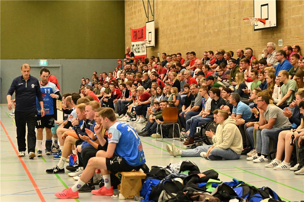Aufstiegshoffnungen geplatzt: Handballer des TV Werne verlieren Halbfinale Rund 350 Zuschauer waren in die Linderthalle gekommen.