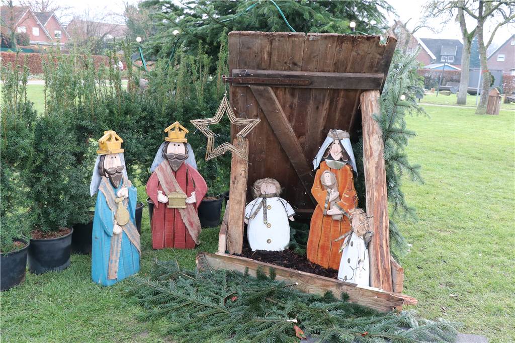 Rund 40 Krippen sind im Dahliengarten ausgestellt.
