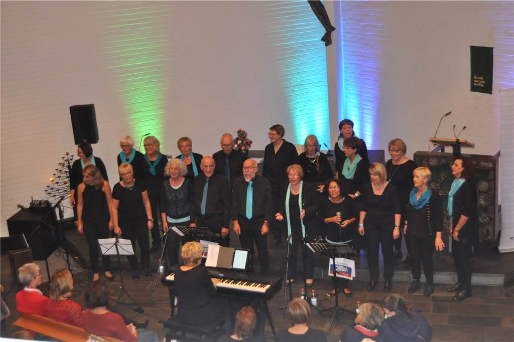 400 Besucher kamen zum Gospelkonzert und unterstützten so die Arbeit der Hospizgruppe Rund 400 Besucher kamen zum Konzert vom Selmer Gospel-Chor Joy4Life.