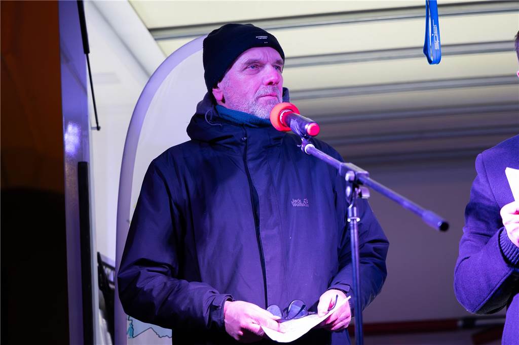 Rund 4000 Menschen setzten am Freitagabend (7.2.) abermals ein Zeichen für die Demokratie auf dem Dorstener Marktplatz. Eindrücke von der Demonstration.