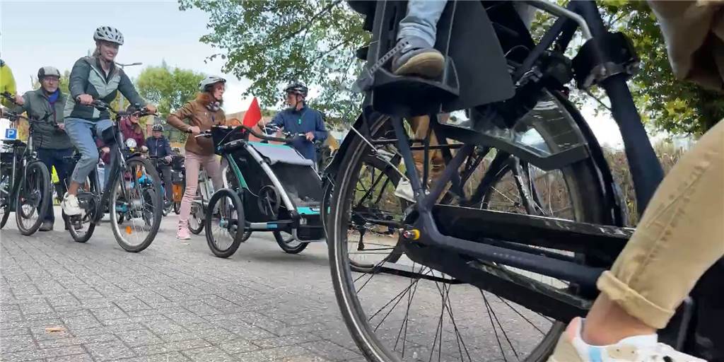 Fahrraddemo „Kidical Mass“ durch Bork: „Wir brauchen mehr Sicherheit“ Rund 70 Teilnehmerinnen und Teilnehmer hatte die Fahrraddemo Kidical Mass am Sonntag (25. 9.) in Bork: deutlich mehr als von den Organisatorinnen erwartet.