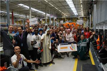 Rund 800 Mitarbeiter von Amazon in Dortmund kamen am Mittwoch im Schlafanzug zur Arbeit.