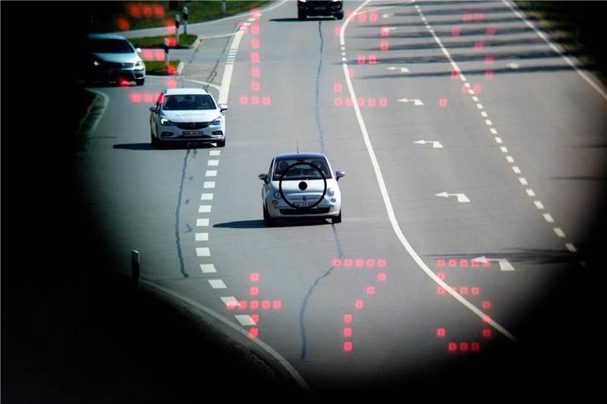 Rund ein Drittel der deutschen Autofahrer überschreitet die Geschwindigkeitsbegrenzung häufig bis sehr häufig. Foto: Matthias Balk