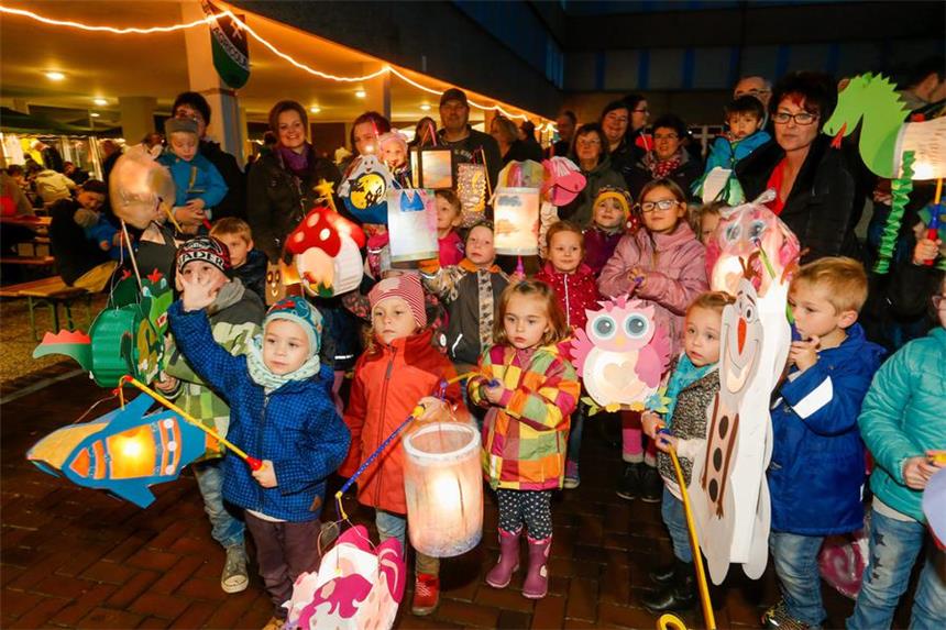 Hier ziehen Laternenumzüge durch Dortmund Rund um den St.Martinstag machen sich wieder zahlreiche Kinder und Erwachsene mit Laternen auf den Weg.