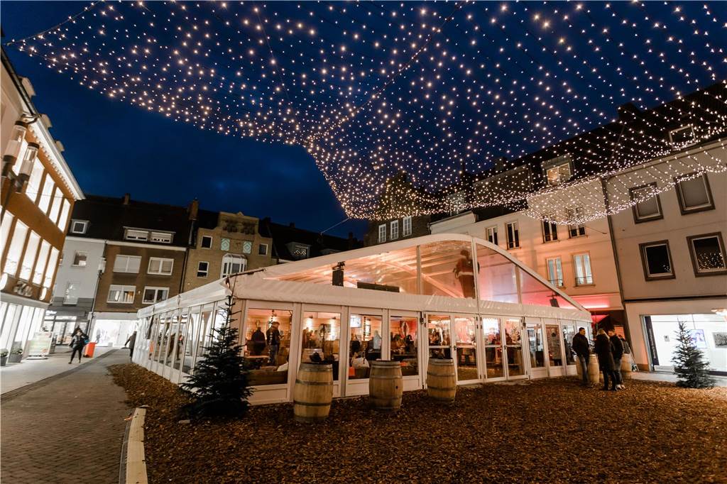 Winterzauber startet bald: Viel Programm und gute Nachrichten für Kinder Gastro-Zelt auf dem Marktplatz beim Dorstener Winterzauber