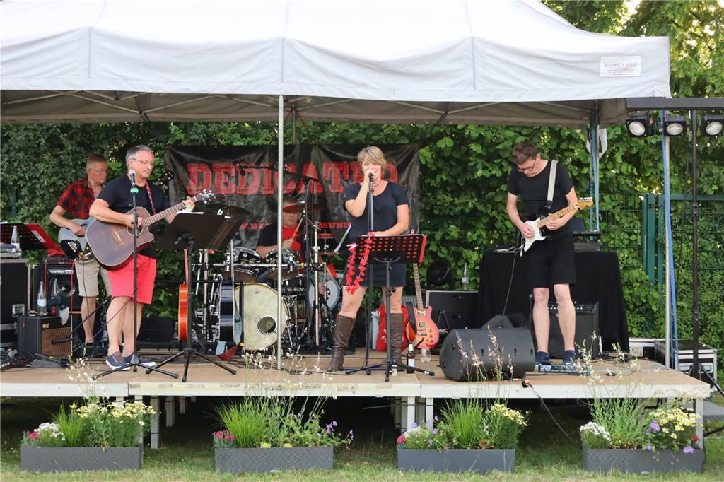 Summer Specials Olfen 2023: Viele Bilder vom Sommerabend in Vinnum Rundum wohl fühlten sich die Besucher beim dritten Teil der Summer Specials Vinnum