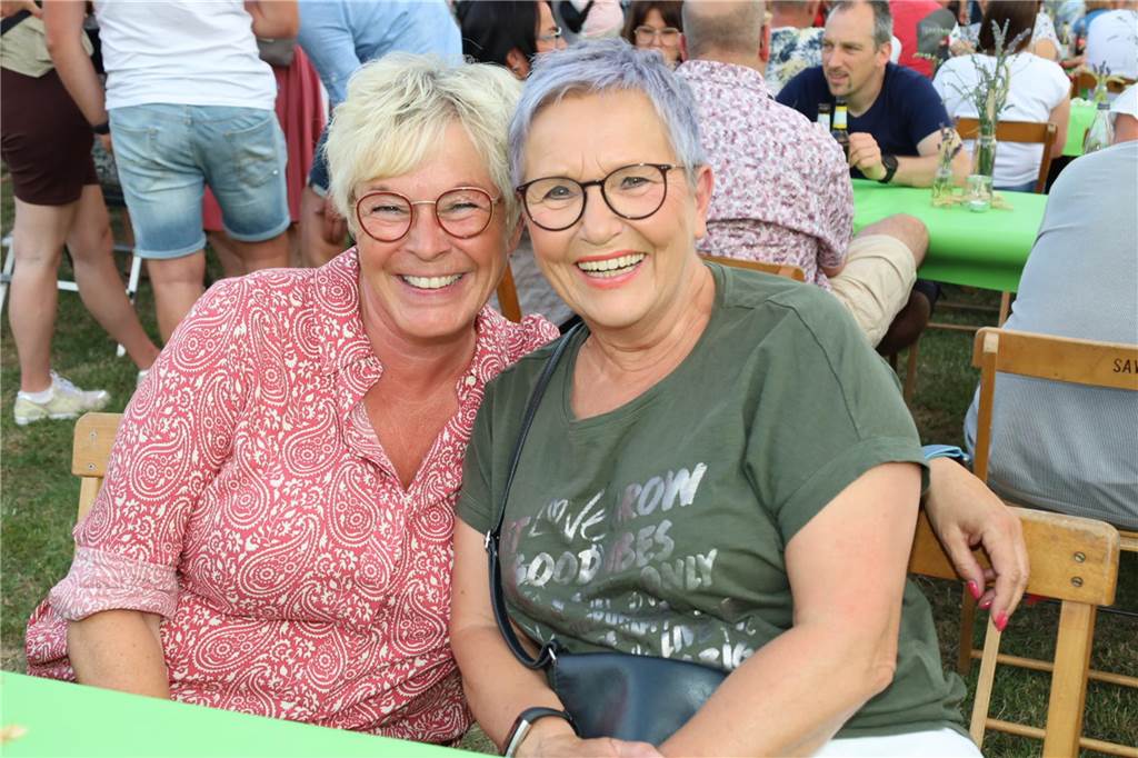Summer Specials Olfen 2023: Viele Bilder vom Sommerabend in Vinnum Rundum wohl fühlten sich die Besucher beim dritten Teil der Summer Specials Vinnum