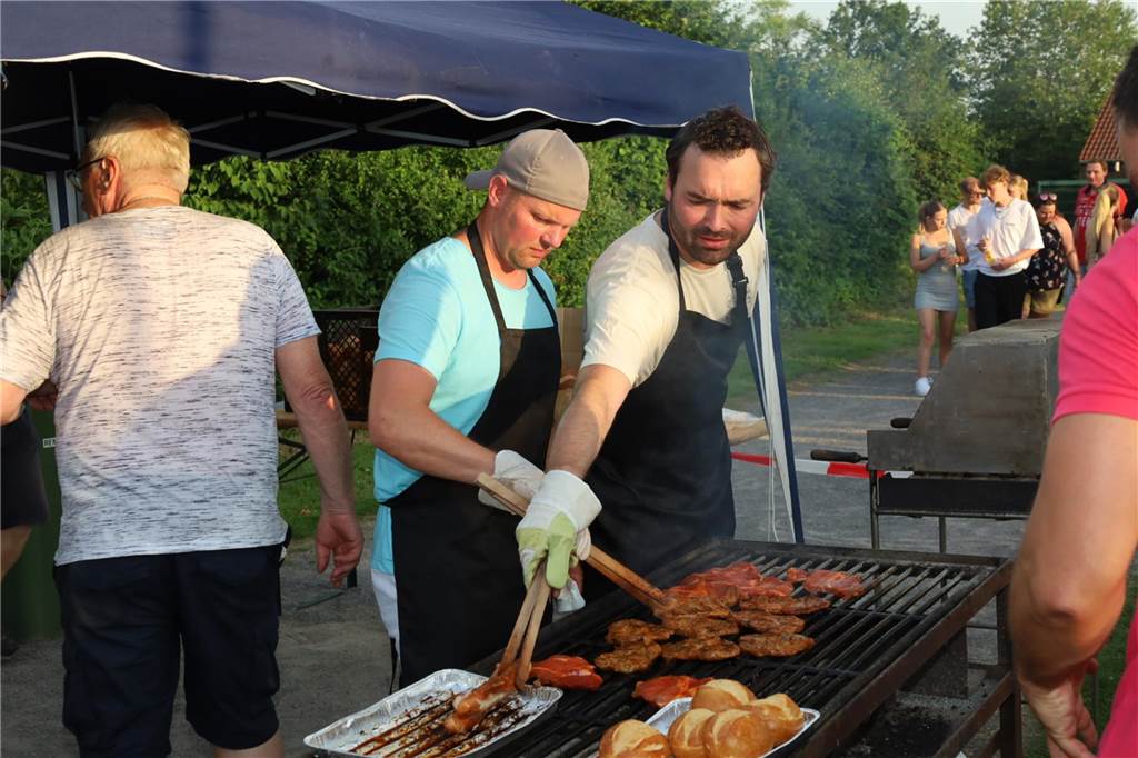 Summer Specials Olfen 2023: Viele Bilder vom Sommerabend in Vinnum Rundum wohl fühlten sich die Besucher beim dritten Teil der Summer Specials Vinnum
