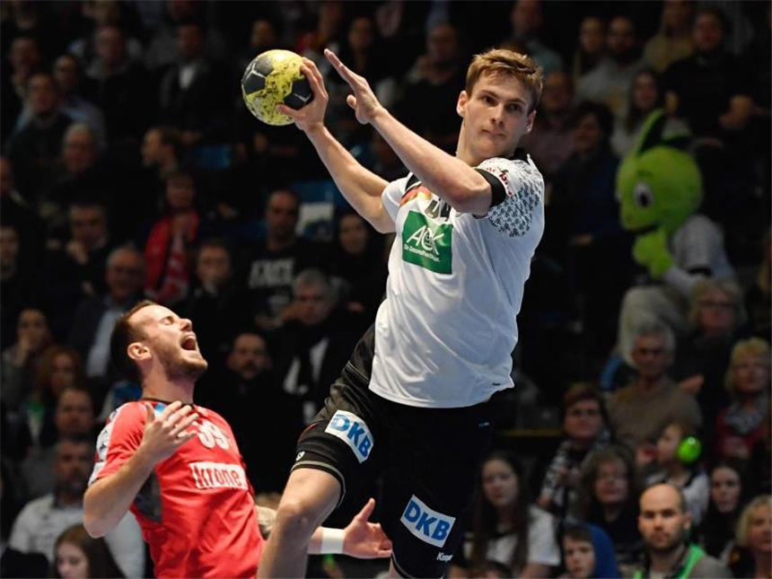 Bundestrainer Prokop verzichtet auf Dahmke und Reichmann Rune Dahmke (r.) wurde für die anstehenden Testspiele nicht nominiert. Foto: Marijan Murat