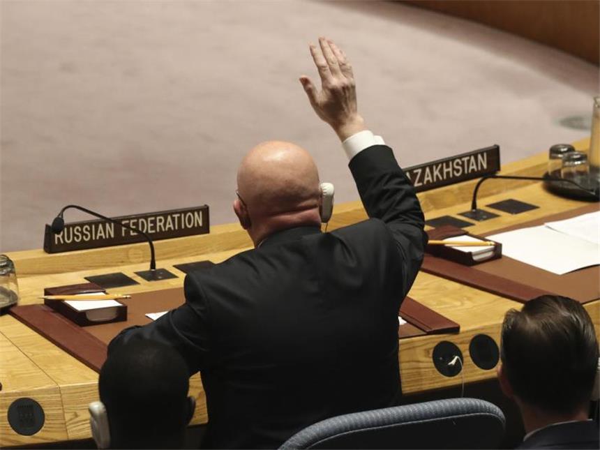 USA und China rücken im Atomkonflikt mit Nordkorea zusammen Russlands UN-Botschafter Wassili Nebenzia bei der Abstimmung im UN-Sicherheitsrat. Foto: Mary Altaffer