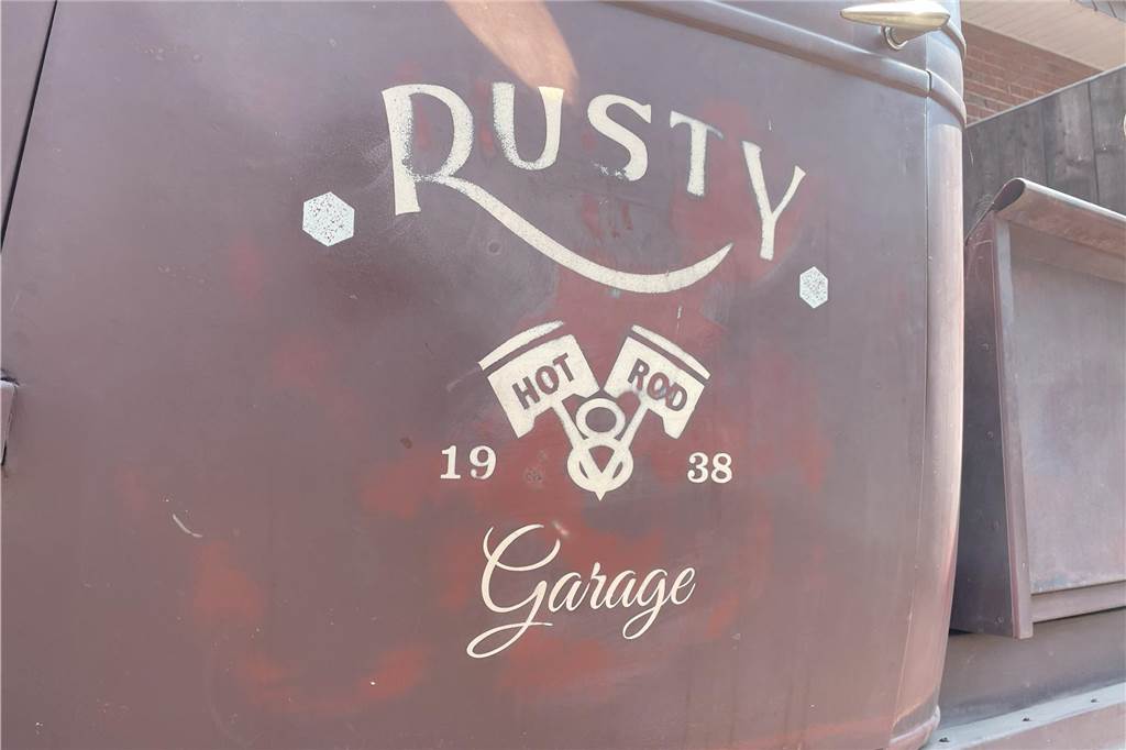 Rusty hat sogar ein eigenes „Hot Rod“-Logo bekommen.