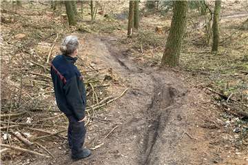 RVR-Förster Harald Klingebiel hat kein Verständnis dafür, wenn Biker illegal Wege abseits der offiziell ausgewiesenen Strecken nutzen.