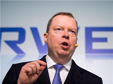 RWE-Chef Peter Terium kann den historischen Umbau des Energiekonzerns wie geplant vorantreiben. Der Aufsichtsrat gab am Freitag einstimmig grünes Licht für die Aufspaltung in zwei Teile.