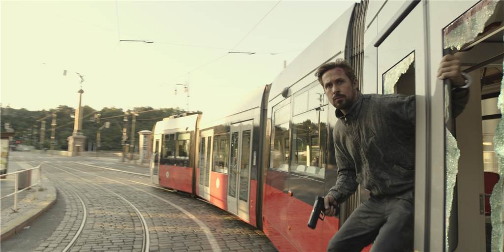 „The Gray Man“: Teuerster Film aller Zeiten kann nicht überzeugen Ryan Gosling spielt in „The Gray Man“ einen Auftragskiller, der selbst auf der Abschussliste steht. Der Plot mag bekannt vorkommen.