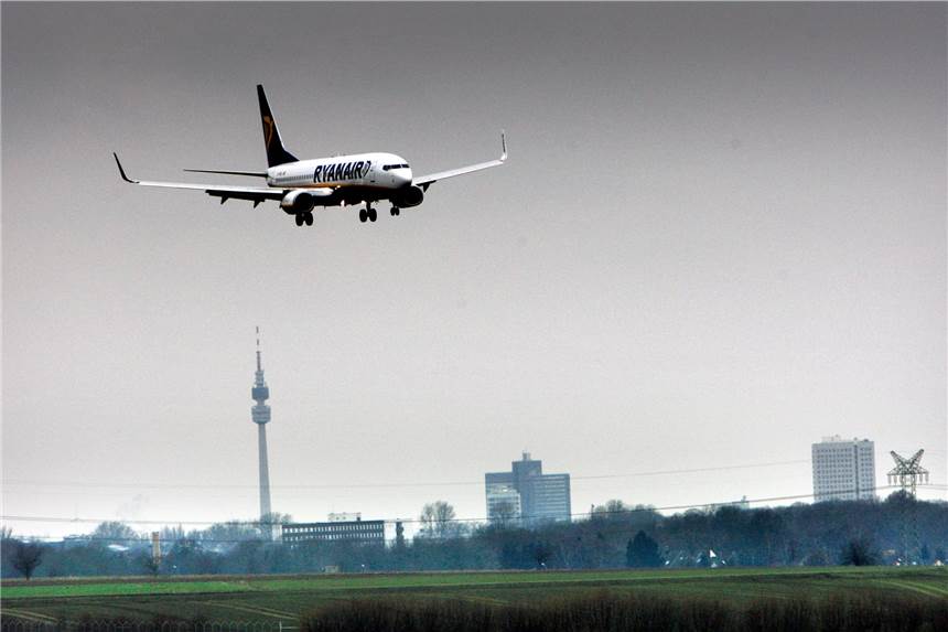 Ryanair streicht am Mittwoch und Donnerstag auch in Dortmund Flüge Ryanair hat in Dortmund Flüge von und nach Palma am Mittwoch sowie am Donnerstag nach Porto gestrichen.