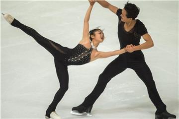 Ryom Tae-Ok und ihr Partner Kim Ju-Sik bei der Kür der Paare. Foto: Peter Kneffel