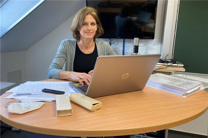 Sabine Eich-Witt begleitet Caritas-Pflegeschüler durch die Ausbildung Sabine Eich-Witt ist pädagogische Mitarbeiterin des Caritas-Bildungszentrums.