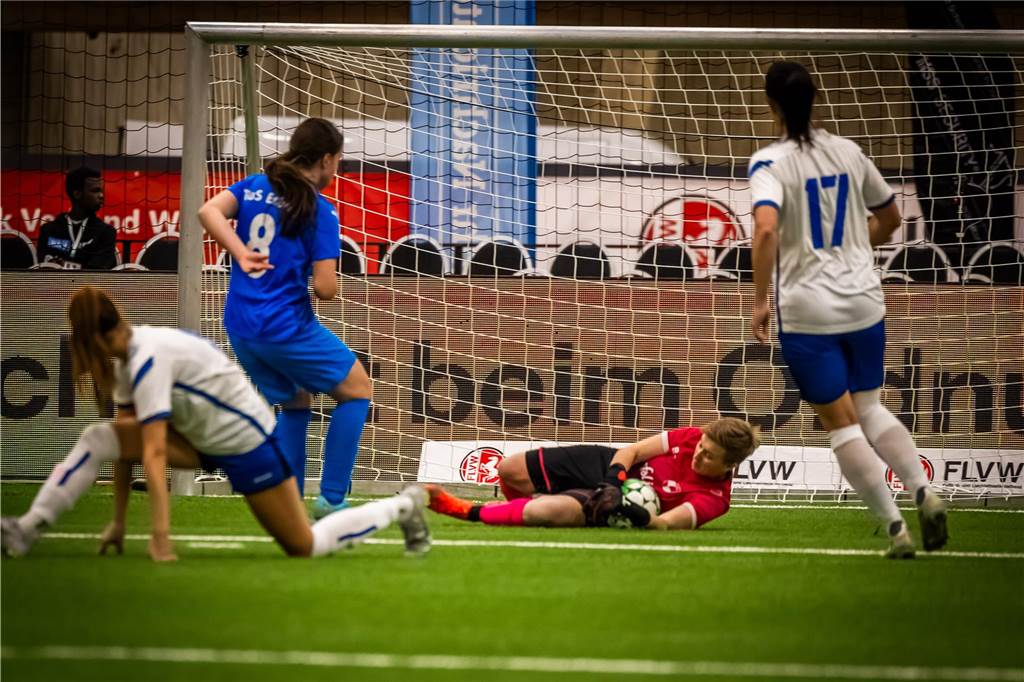 Sabine Reinhold im Kasten der SpVg Berghofen beim Halbfinale der Frauen-HSM.
