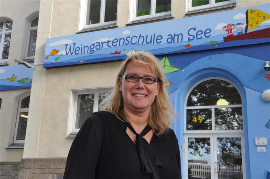 Das ist die neue Schulleiterin der Weingartenschule am See Sabine Strauß ist seit diesem Schuljahr die neue Schulleiterin an der Weingartenschule am See. Sie freut sich über die gute Zusammenarbeit im Kollegium.